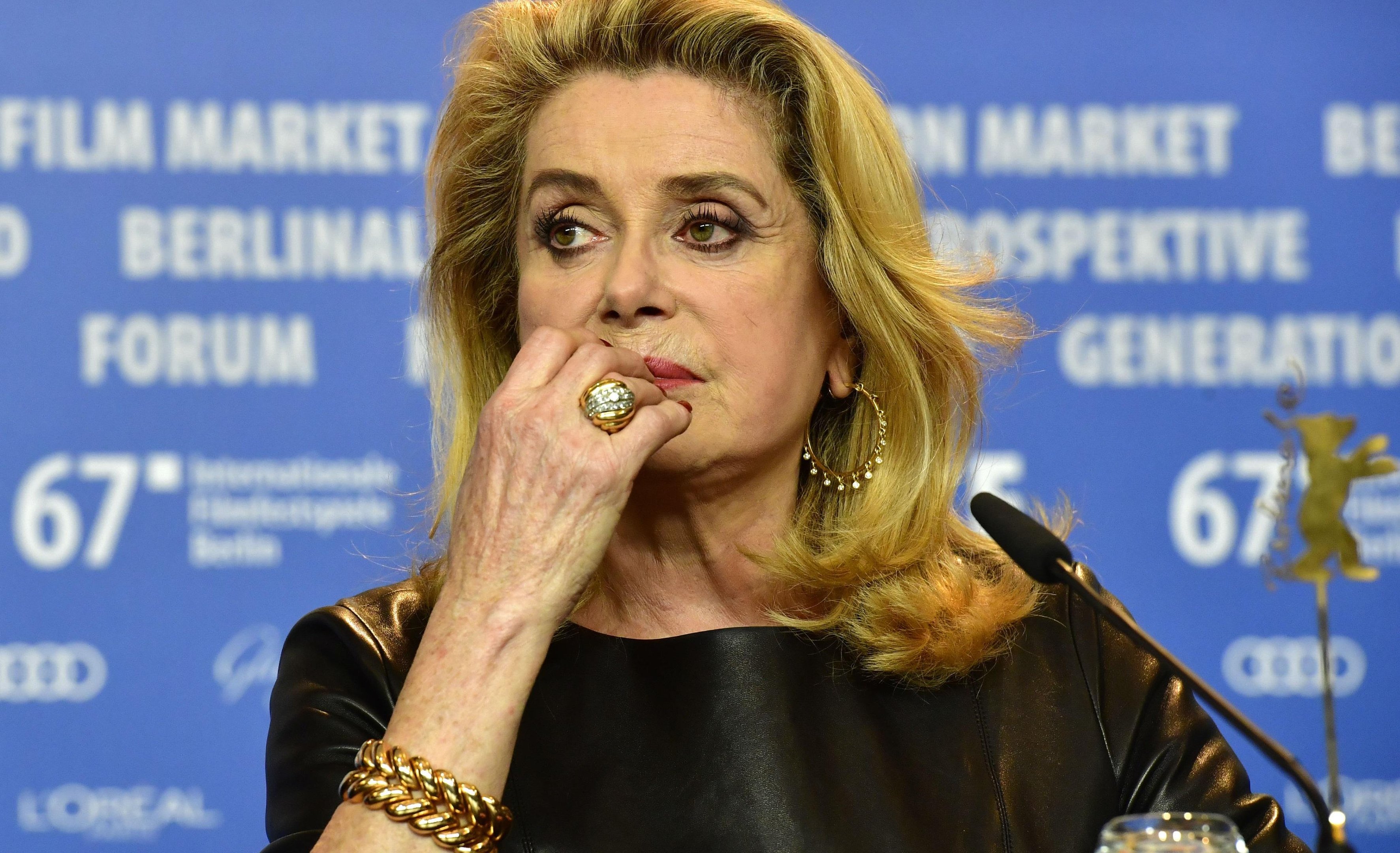 Atriz j&aacute; havia causado pol&ecirc;mica ao questionar efic&aacute;cia de campanhas contra ass&eacute;dio na internet	