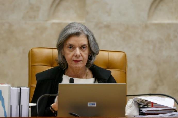 C&aacute;rmen L&uacute;cia inspeciona pres&iacute;dios em Goi&aacute;s, onde ocorreram rebeli&otilde;es