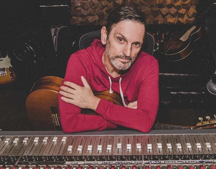 Paulo Miklos lan&ccedil;a &aacute;lbum "A Gente Mora no Agora" em Porto Alegre em mar&ccedil;o