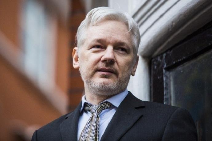 Fundador do WikiLeaks est&aacute; desde 2012 na embaixada equatoriana em Londres por supostos crimes sexuais