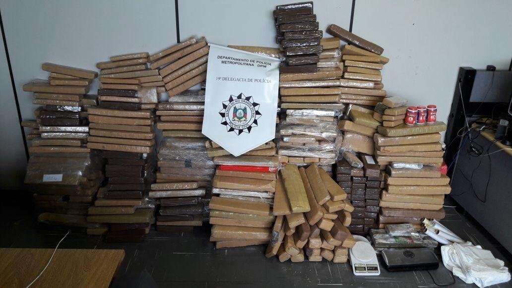 Pol&iacute;cia apreende mais de 600 kg de drogas na zona Norte de Porto Alegre