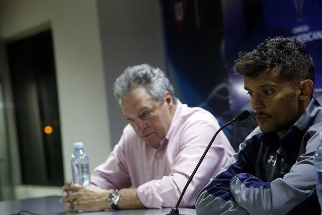 Justi&ccedil;a nega pedido de Scarpa para rescindir contrato com Fluminense