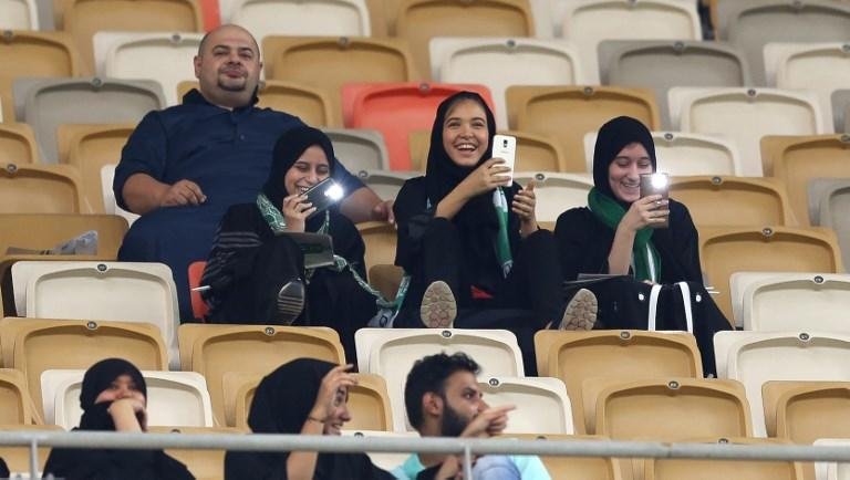 Mulheres poder&atilde;o ir ao est&aacute;dio sozinhas ou acompanhadas para assistir ao confronto entre o Al Ahli e o Al Batin 