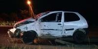 Homem de 22 anos morreu e passageira do Fiat Palio ficou ferida no acidente