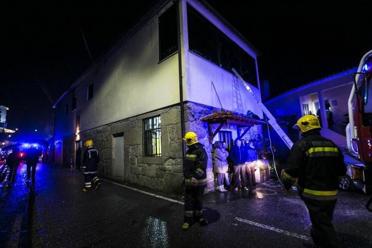 Inc&ecirc;ndio em centro cultural mata oito pessoas em Portugal 