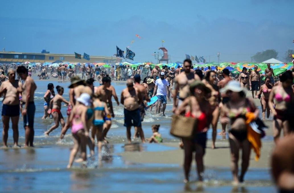 Cen&aacute;rio era de praia cheia em Tramanda&iacute;