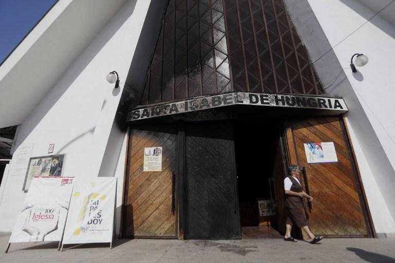 Cinco igrejas cat&oacute;licas foram alvos de atentados em Santiago 