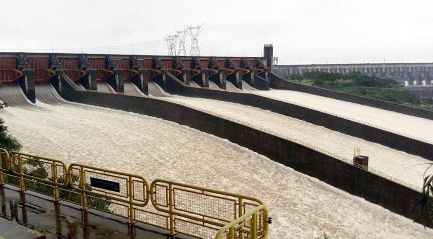 Escoamento atingiu mais de 5,8 mil metros c&uacute;bicos por segundo, quase 4 vezes mais do que as Cataratas 