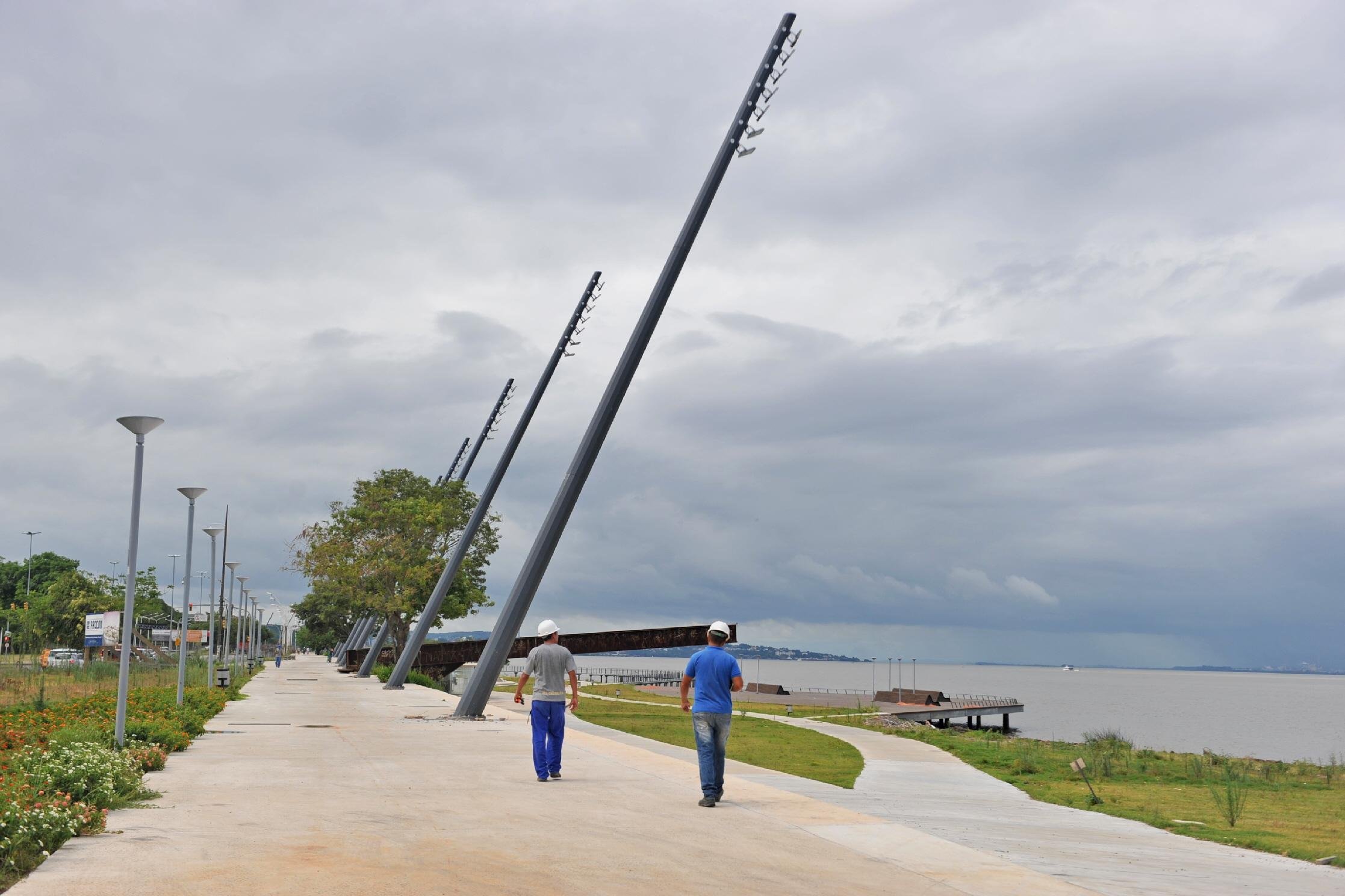 Obras da orla do Gua&iacute;ba devem ficar prontas em abril