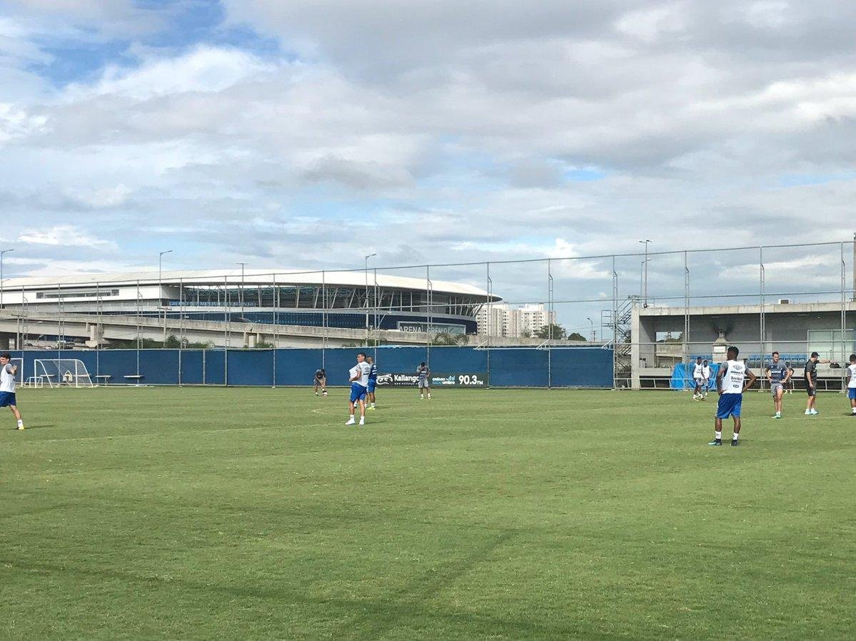 Gr&ecirc;mio realizou treino com port&otilde;es fechados nesta segunda