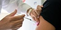 Vacinação será com dose fracionada para conseguir atender toda a demanda