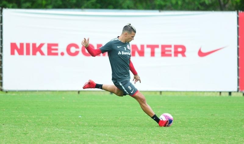 Cuesta isenta Paul&atilde;o e critica diretoria do Inter de 2016 