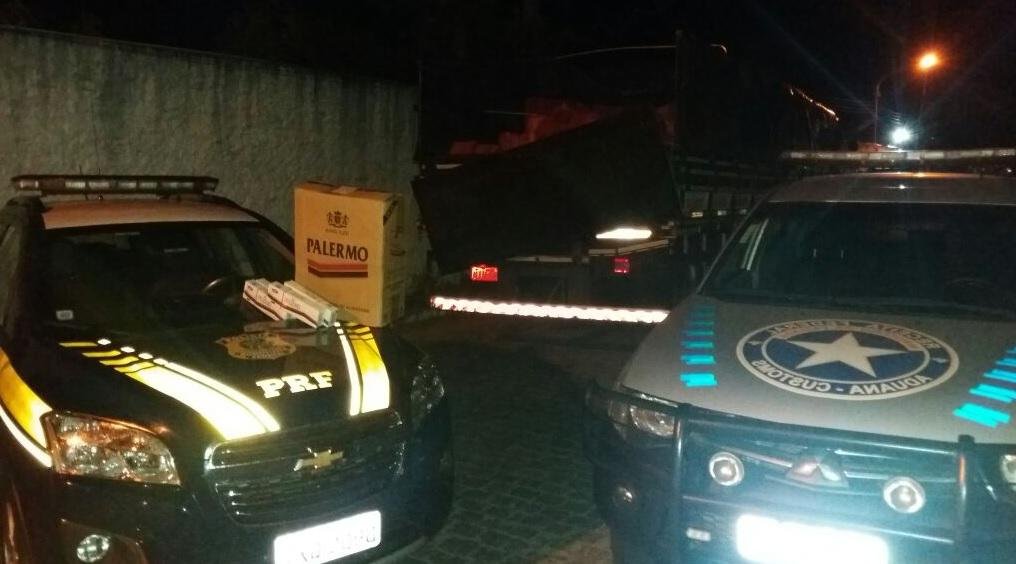A&ccedil;&atilde;o da PRF e da Receita apreende 250 mil ma&ccedil;os de cigarro 