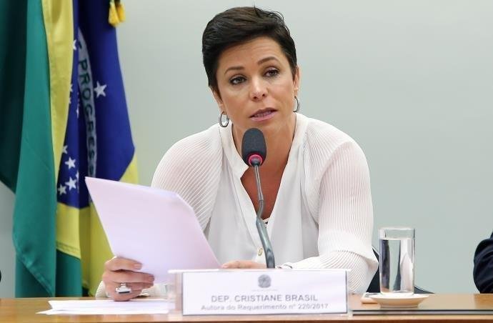 Deputada tenta derrubar decis&atilde;o liminar que suspendeu sua posse como ministra do Trabalho