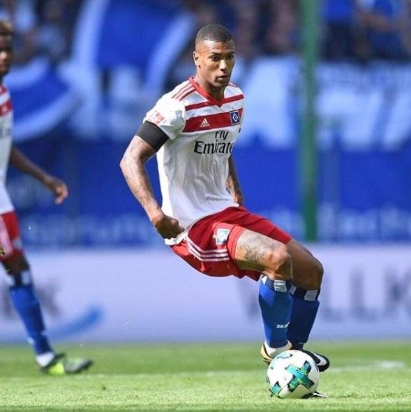 Dirigente do Hamburgo descarta libera&ccedil;&atilde;o de Walace para o Flamengo