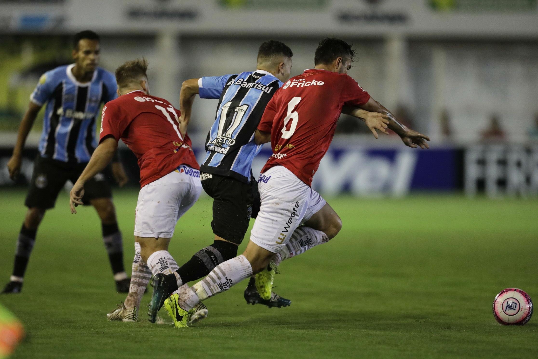 T&eacute;cnico do grupo de transi&ccedil;&atilde;o do Gr&ecirc;mio espera mais refor&ccedil;os para jogo contra o Caxias
