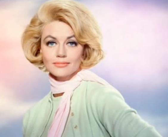 Dorothy Malone, atriz vencedora do Oscar, morre aos 93 anos nos EUA 