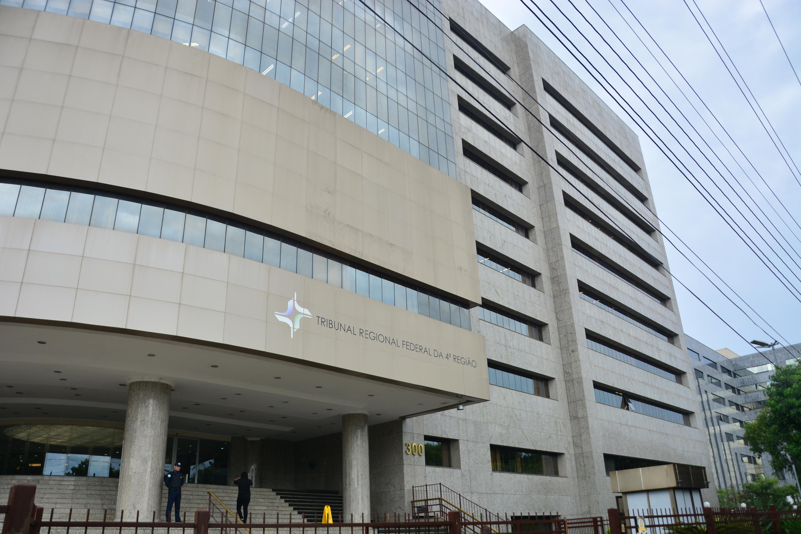 Entorno do TRF-4 ser&aacute; totalmente bloqueado