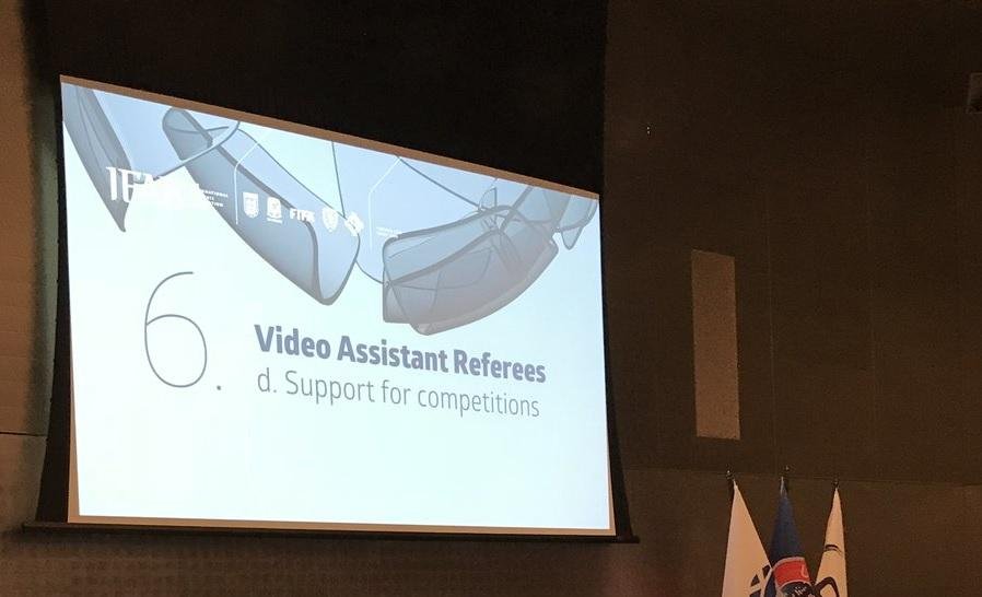 Fifa deve usar &aacute;rbitro de v&iacute;deo na Copa do Mundo