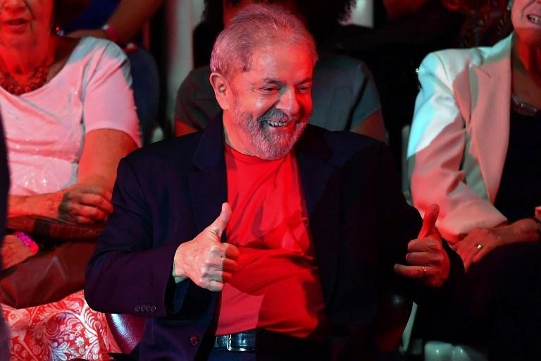 Manifesto pr&oacute;-Lula bate marca de 200 mil assinaturas