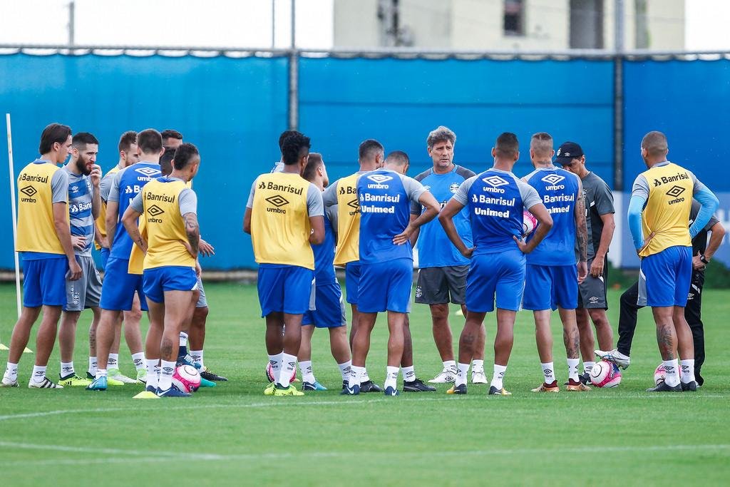 Renato voltar&aacute; a comandar o Gr&ecirc;mio em jogo-treino no domingo no CT