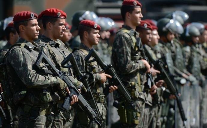 Interven&ccedil;&atilde;o militar seria enorme retrocesso, diz comandante do Ex&eacute;rcito
