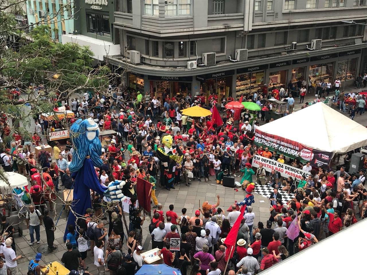Lula participa de ato no centro de Porto Alegre &agrave;s 18h