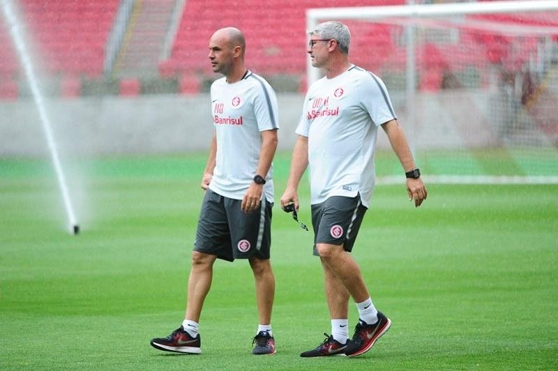 Odair Hellmann comandou treino com port&otilde;es fechados nesta ter&ccedil;a-feira