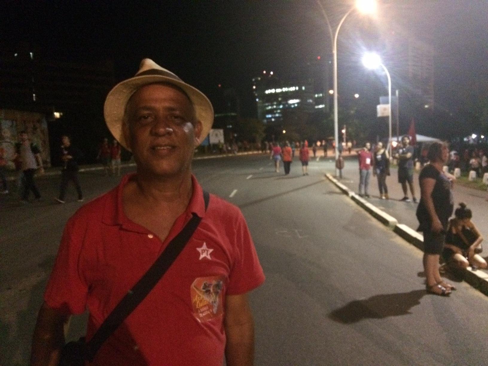 Militantes enfrentaram caravanas para acompanhar recurso no TRF4 em Porto Alegre