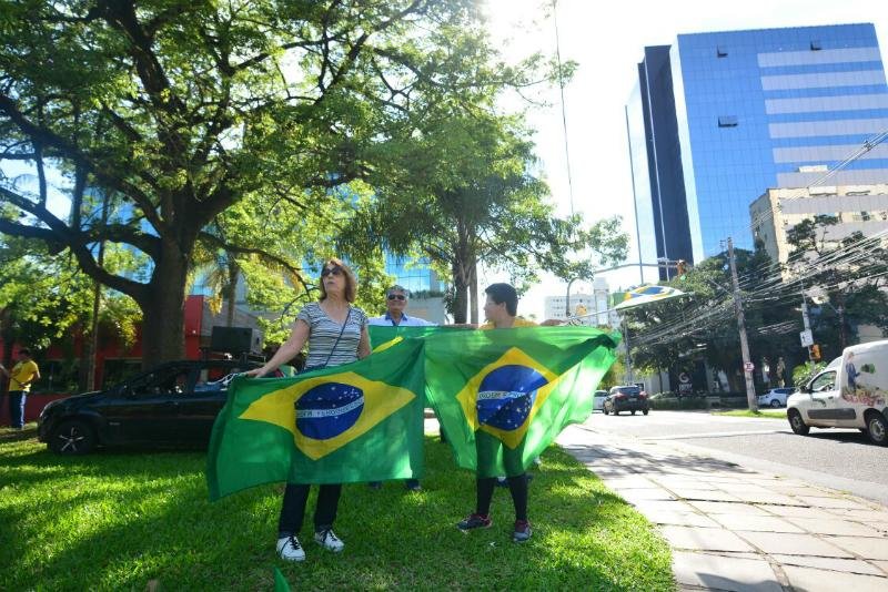 Mobiliza&ccedil;&atilde;o come&ccedil;ou ap&oacute;s o in&iacute;cio do julgamento no Tribunal Regional Federal da 4&ordf; Regi&atilde;o