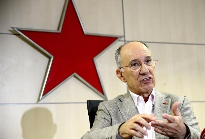 Ex-presidente do PT afirmou que decis&atilde;o deve ser pol&iacute;tica e, portanto, imprevis&iacute;vel 