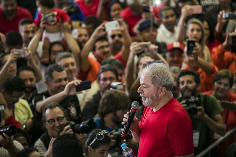 Lula afirmou tamb&eacute;m que persegui&ccedil;&atilde;o a qual julga sofrer n&atilde;o se compara &agrave; falta de direitos retirados por Reformas