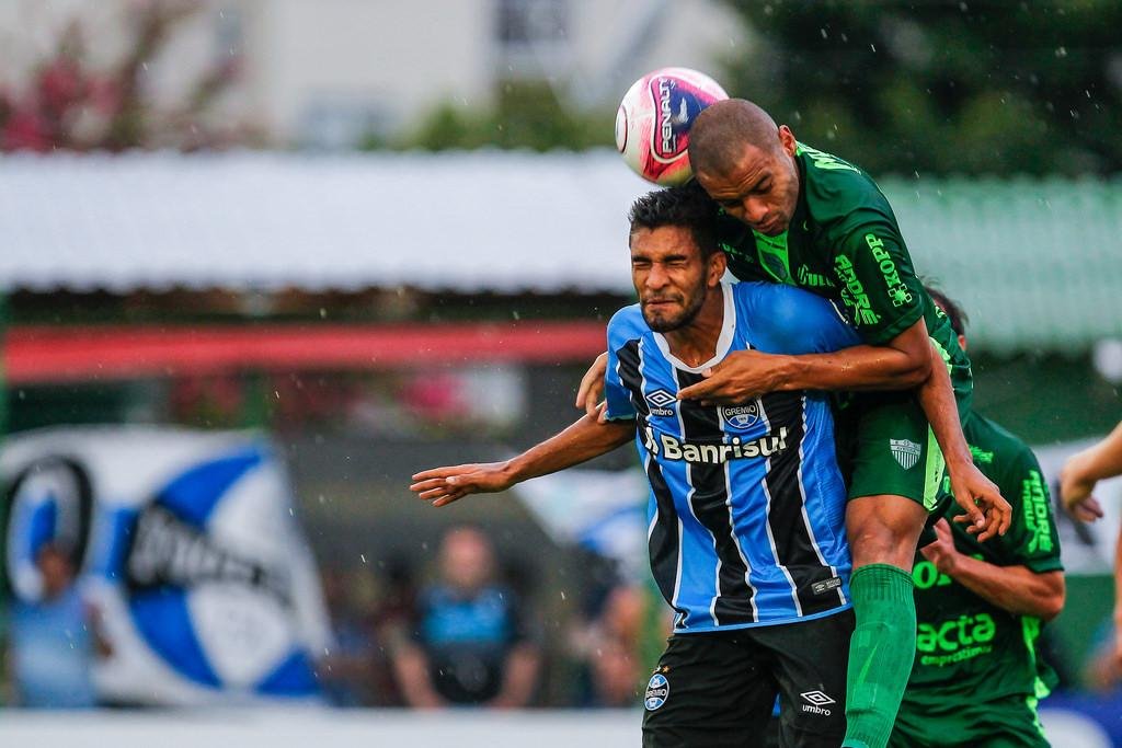 Gr&ecirc;mio perdeu a segunda partida no Gauch&atilde;o e entrou na zona de rebaixamento