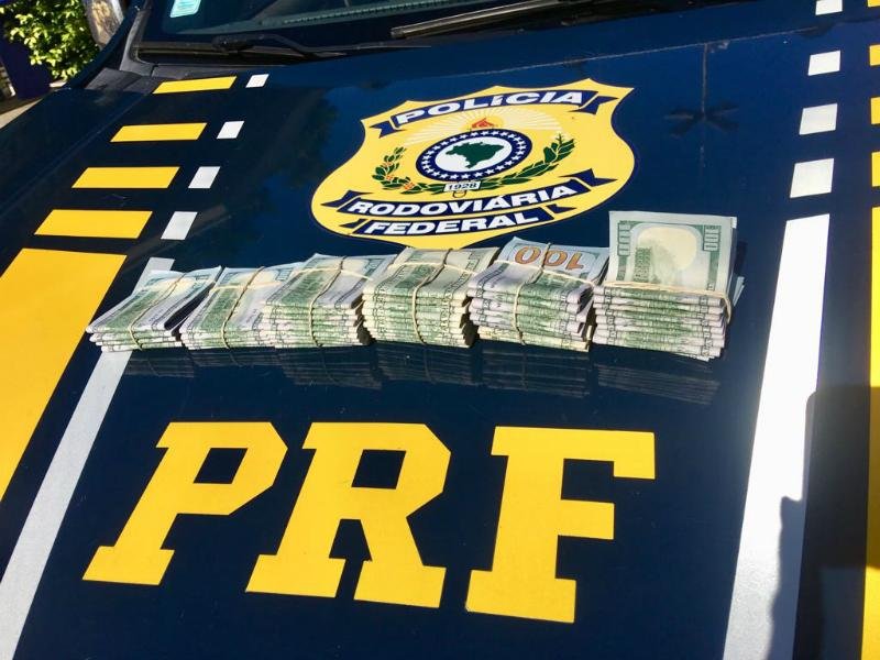 Condutor da caminhonete n&atilde;o comprovou a origem do dinheiro