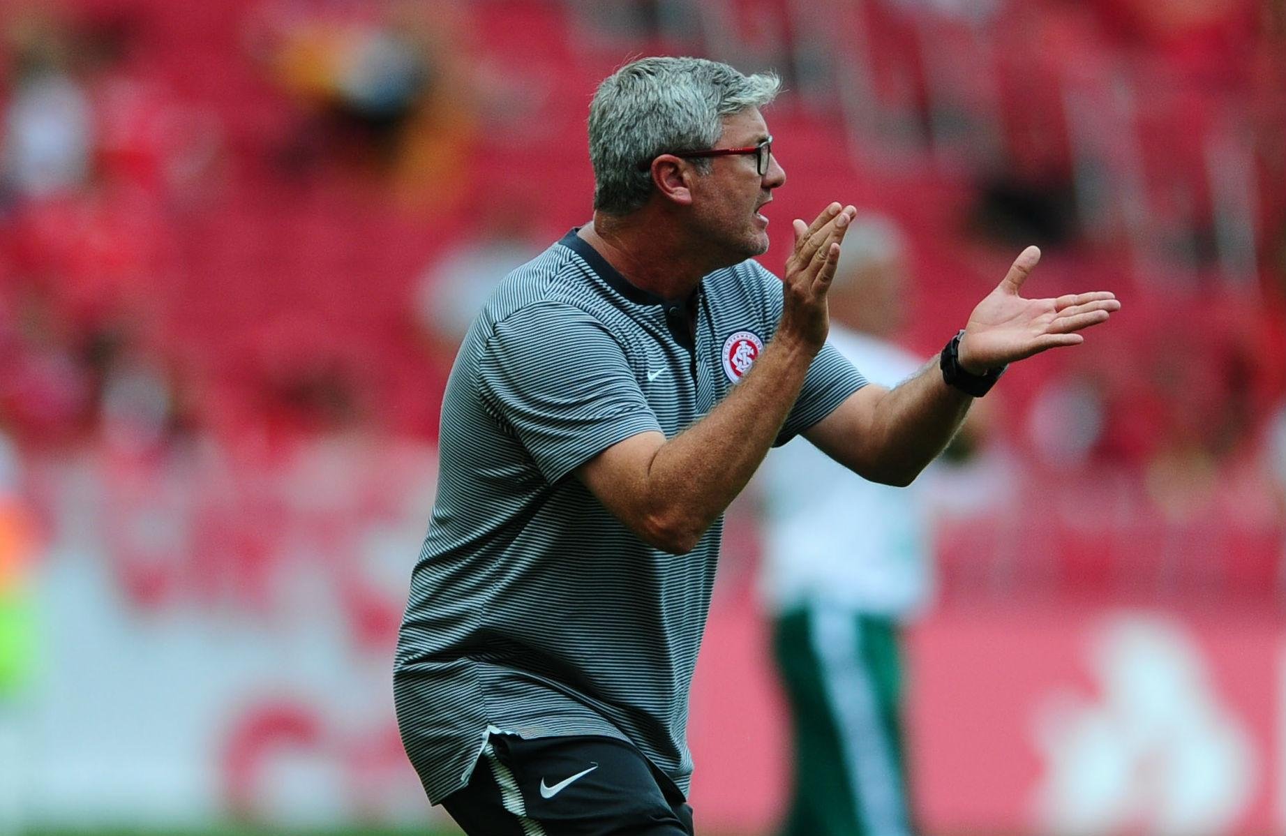 Odair Hellmann gostou do desempenho da equipe, mas ressaltou que ela tem muito a crescer
