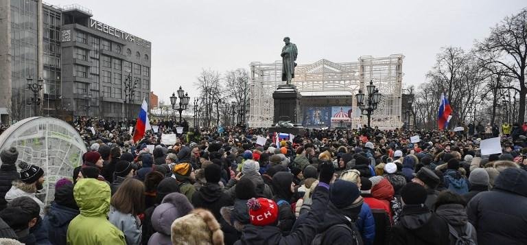 Domingo est&aacute; sendo de protestos em toda a R&uacute;ssia
