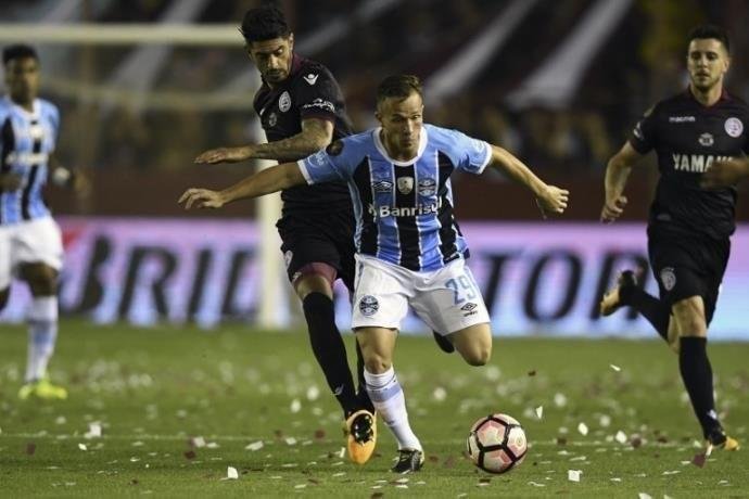 Arthur foi campe&atilde;o da Libertadores contra o Lan&uacute;s, em 2017
