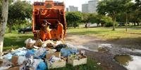 Prefeitura inicia limpeza no Anfiteatro Pôr do Sol após acampamento pró-Lula