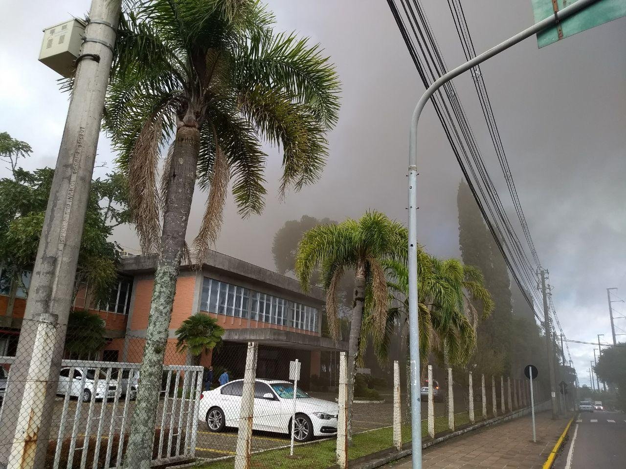 Inc&ecirc;ndio atinge empresa Randon em Caxias do Sul