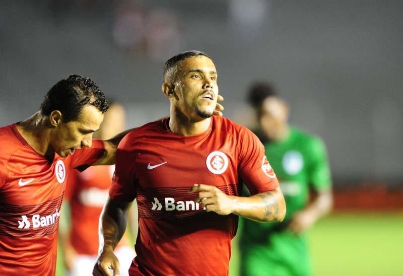 Colorado criou pouco e deixou time do Rio de Janeiro igualar em 1 a 1 no fim