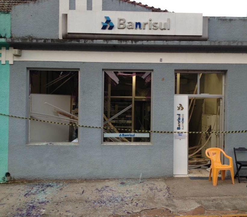 Bancos foram atacados em Mata