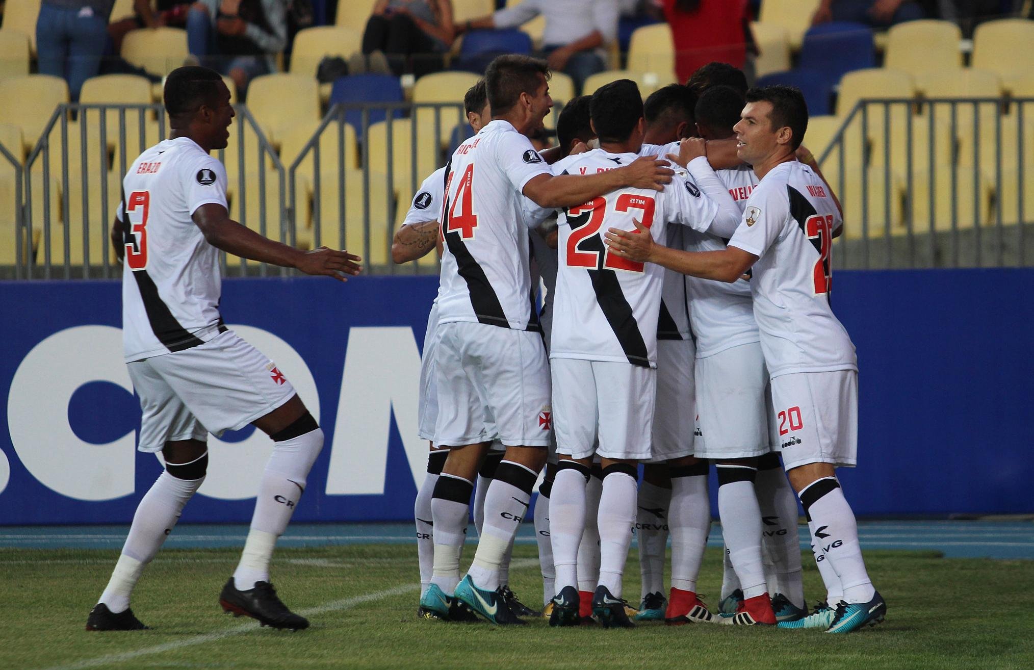 Time carioca goleou a Universidad Concepci&oacute;n por 4 a 0, com estreia e gol do atacante Rildo