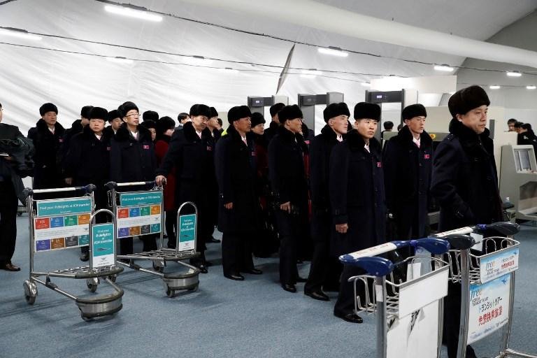 Avi&atilde;o com os atletas pousou em Gangneung, ap&oacute;s incomum voo entre as duas Coreias