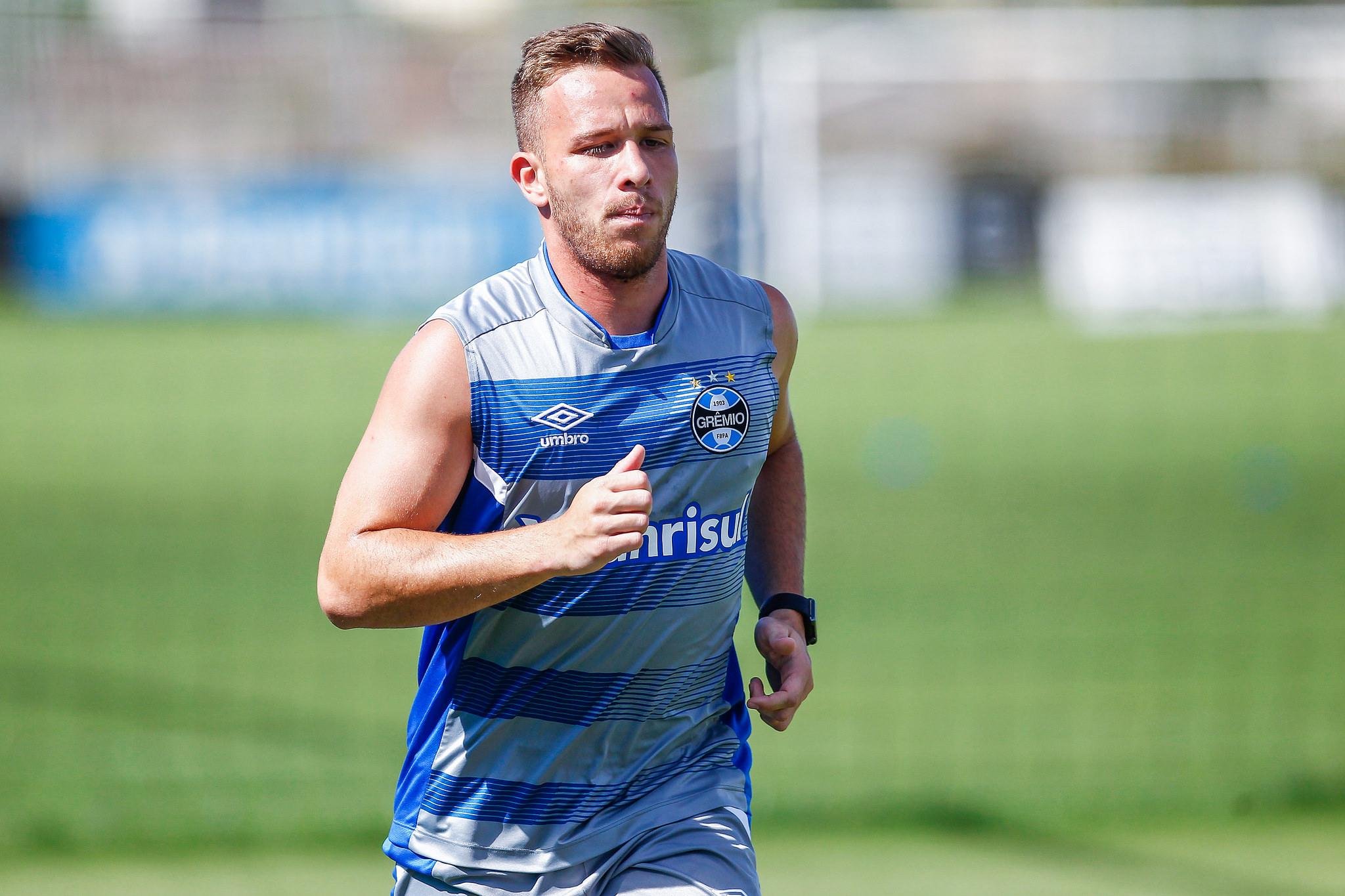 Arthur est&aacute; novamente &agrave; disposi&ccedil;&atilde;o de Renato, no Gr&ecirc;mio