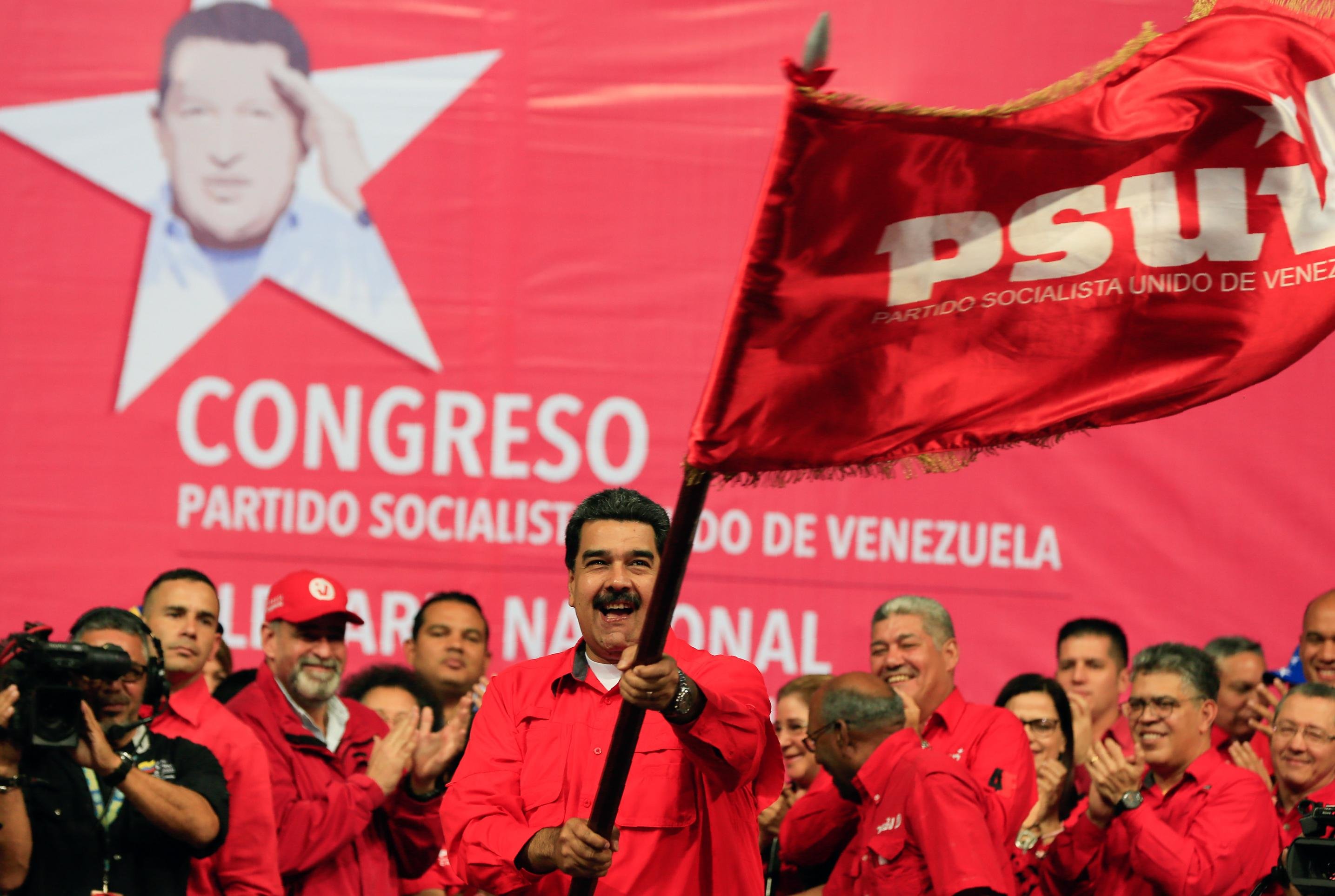 Pesquisas mostram rejei&ccedil;&atilde;o de 70% da popula&ccedil;&atilde;o ao presidente que mant&eacute;m r&iacute;gido controle das institui&ccedil;&otilde;es