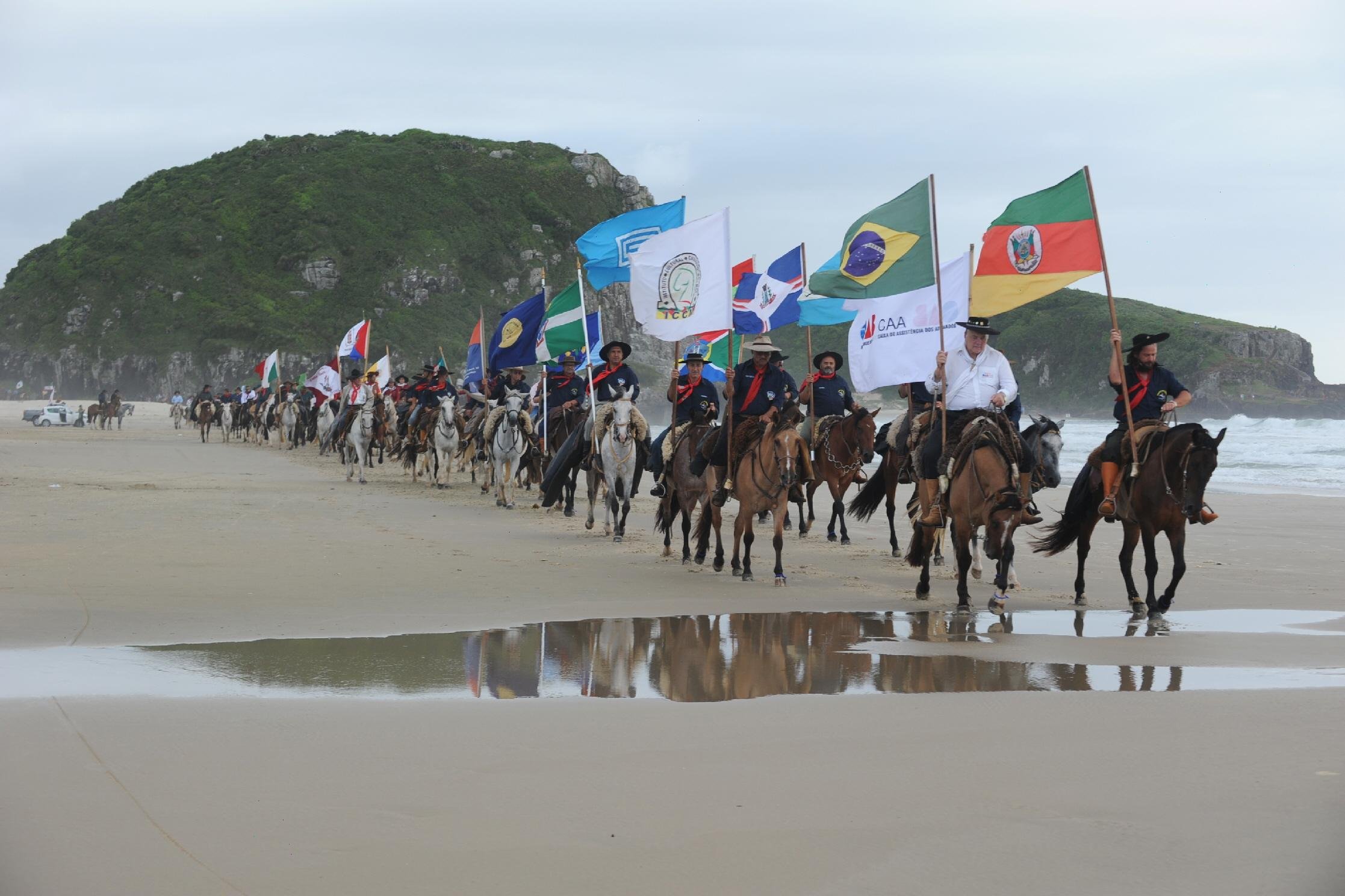 Cavalgada do Mar segue sem problemas e contando com o prest&iacute;gio dos veranistas