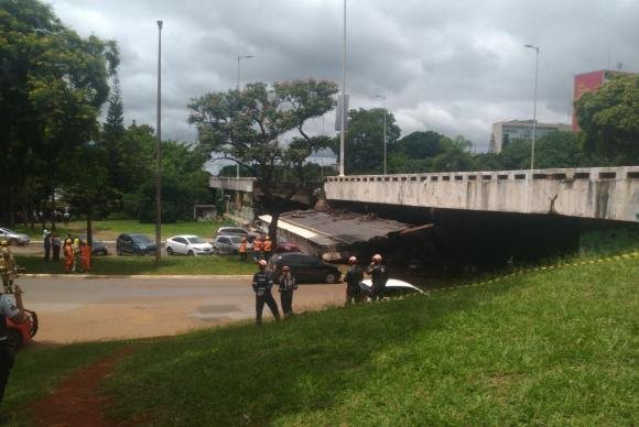 A parte do viaduto que desabou &eacute; toda faixa da pista no sentido Asa Norte