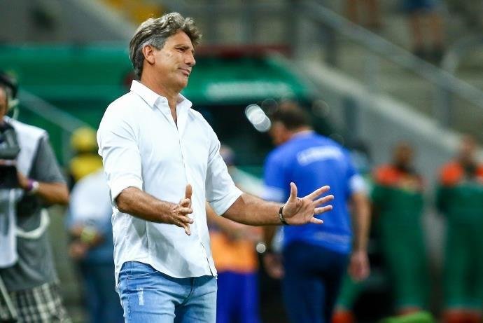 Texto destaque f&eacute;rias do grupo principal e o jogo contra o Cruzeiro