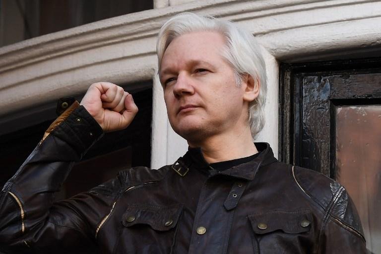 Julian Assange est&aacute; na embaixada do Equador h&aacute; mais de cinco anos
