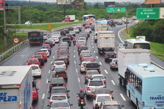 Expectativa da concession&aacute;ria &eacute; que 155 mil ve&iacute;culos se desloquem at&eacute; o litoral pela freeway